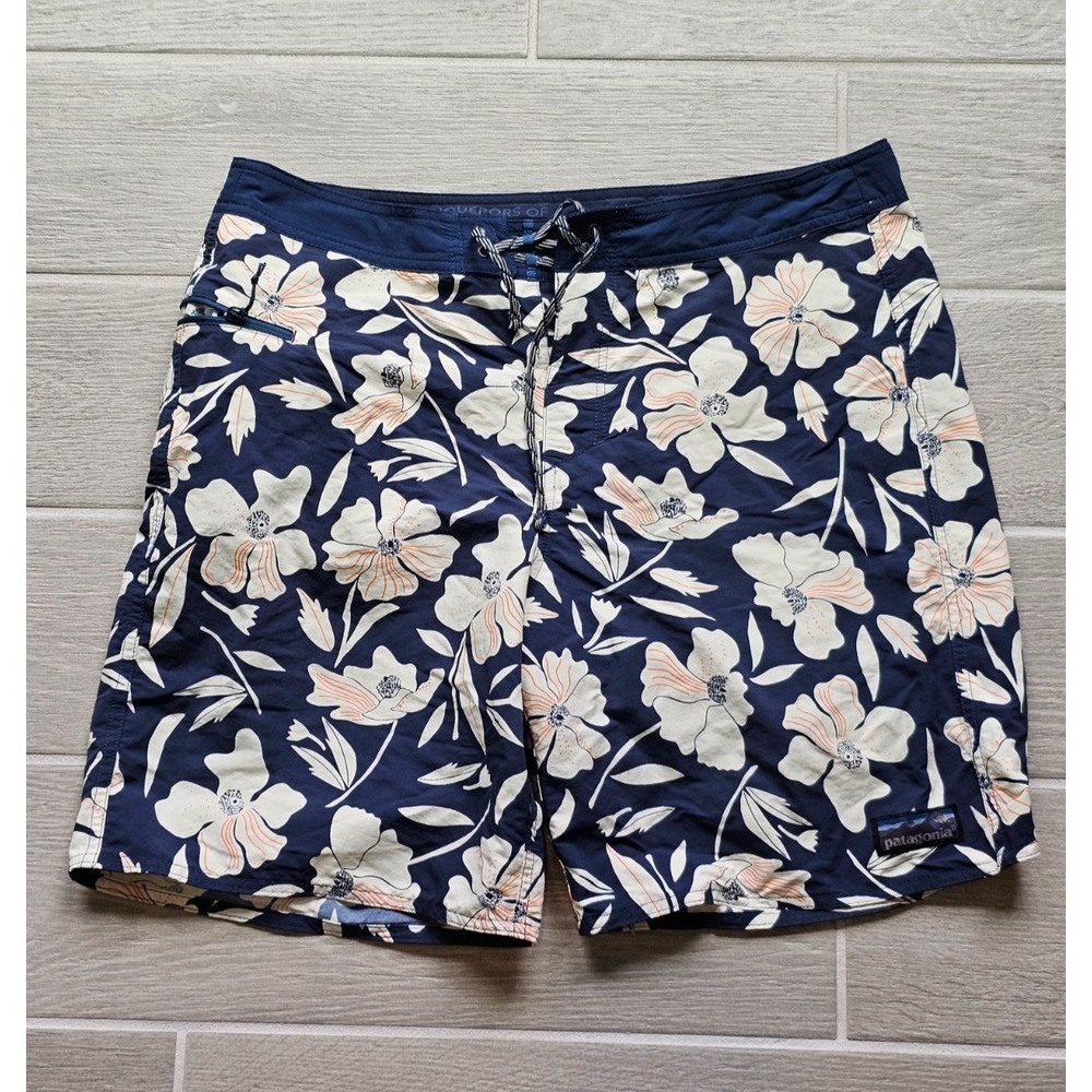Patagonia Wavefarer Boardshorts Mens 19in Navy Floral Swim Trunks Size 34"
